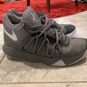 Nike Men's KD Trey 5 V Basketball Shoe - 10.5 Men